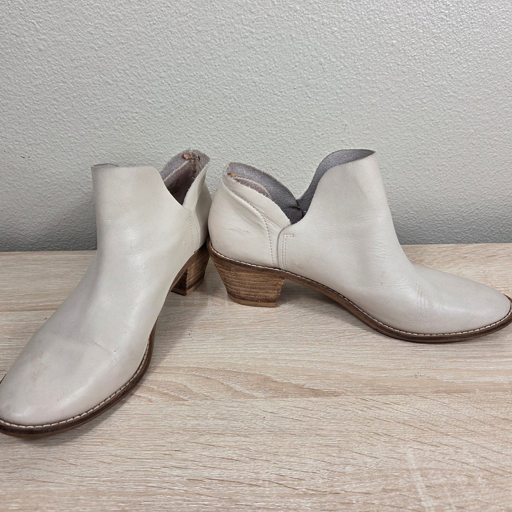 Kelsi Dagger‎ Brooklyn Cream Leather Ankle Booties Cutout Western Stacked Heel 9